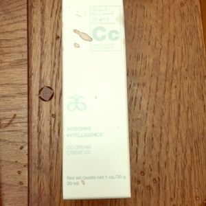 Arbonne Cc cream new in box in light